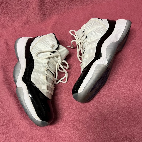 Air Jordan Retro 11 size 8 528896-103 - Picture 4 of 11
